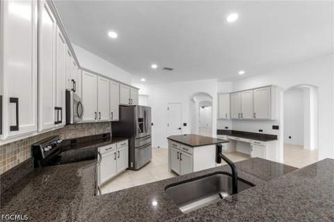 2628 Fairmont Cove Ct, Cape Coral FL - photo 17 of 50