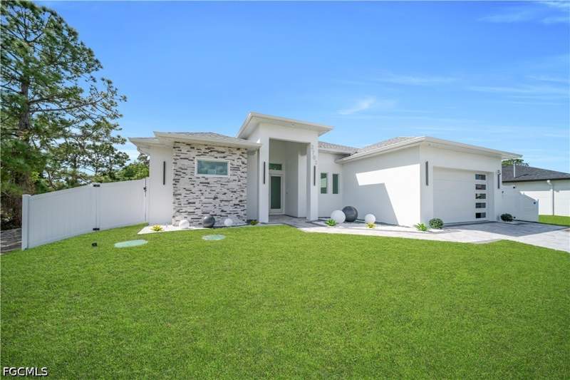 3 bedroom SingleFamilyResidence at 3710 6th St SW, Lehigh Acres, Lehigh Acres — photo 3