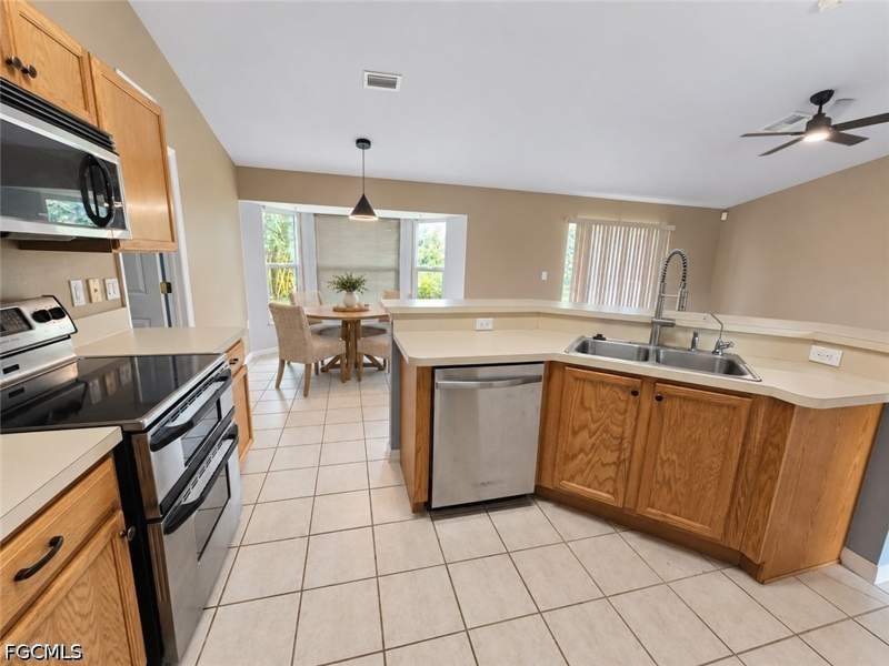 3 bedroom SingleFamilyResidence at 319 Labree Ave S, Lehigh Acres, Lehigh Acres — photo 4