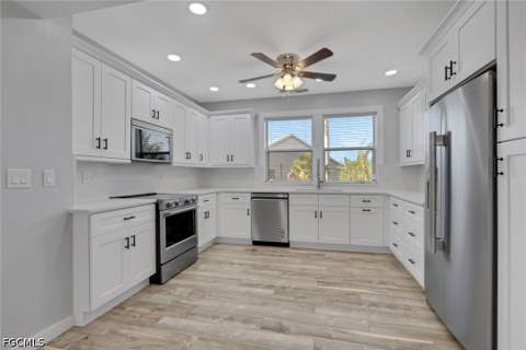 4452 Gulf Pines Dr, Sanibel FL - photo 11 of 35