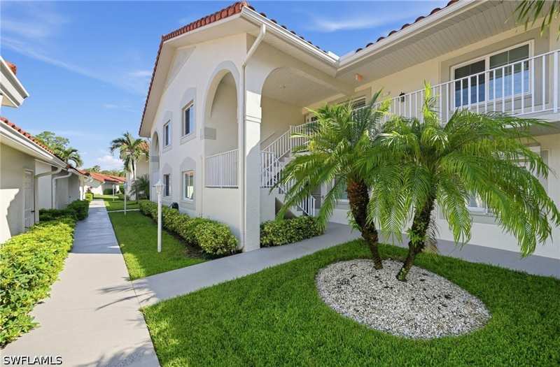 2 bedroom Condominium at 380 Gabriel Cir 8, Opal, Naples — photo 1