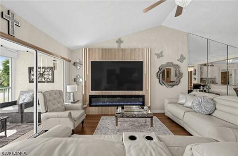 380 Gabriel Cir 8, Naples FL - photo 13 of 42