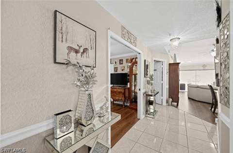 380 Gabriel Cir 8, Naples FL - photo 16 of 42