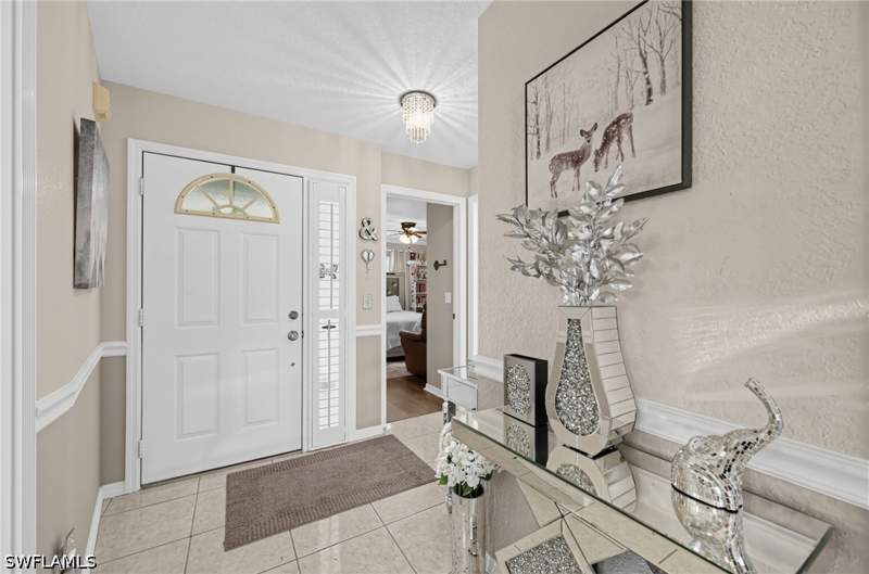 2 bedroom Condominium at 380 Gabriel Cir 8, Opal, Naples — photo 4