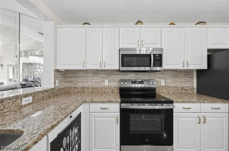 2 bedroom Condominium at 380 Gabriel Cir 8, Opal, Naples — photo 5