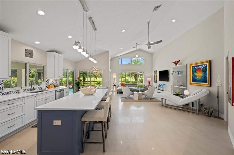 3 bedroom SingleFamilyResidence at 2114 Imperial Golf Course Blvd, Imperial Golf Estates, Naples — photo 5