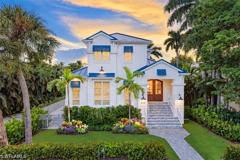 4 bedroom SingleFamilyResidence at 844 8th St S, Olde Naples, Naples — photo 1