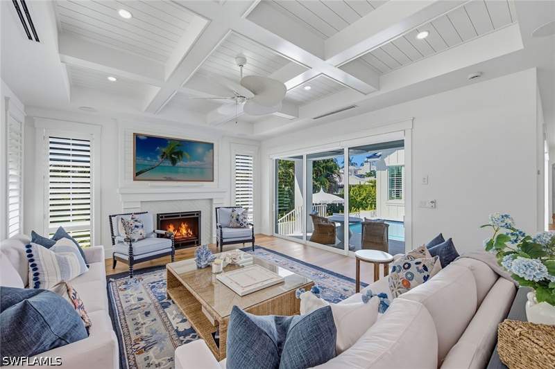 4 bedroom SingleFamilyResidence at 844 8th St S, Olde Naples, Naples — photo 3