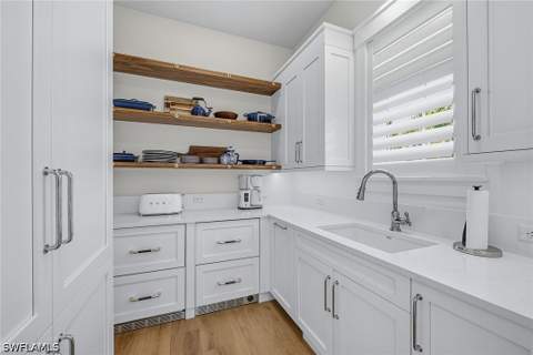 844 8th St S, Naples FL - photo 6 of 29