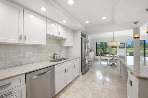 614 Wildwood Ln 614, Naples FL - photo 7 of 33