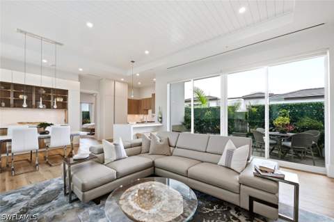 201 8th St S #309, Naples FL - photo 6 of 40