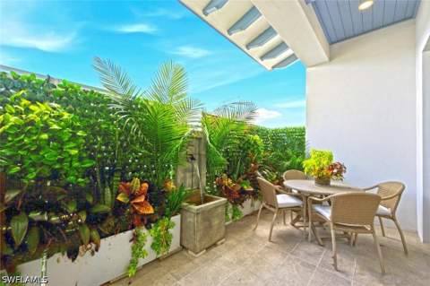 201 8th St S #309, Naples FL - photo 8 of 40