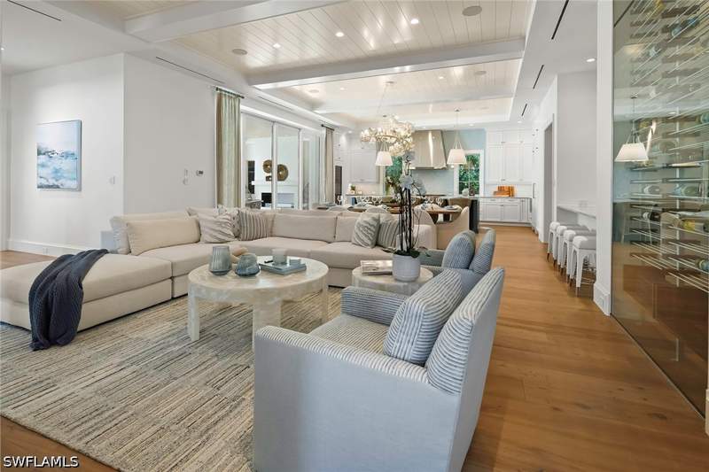 6 bedroom SingleFamilyResidence at 12 Sabre Ln, Sabre Cay, Naples — photo 4