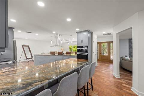 9421 Moonlight Dr, Sanibel FL - photo 17 of 50