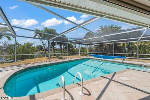 9421 Moonlight Dr, Sanibel FL - photo 23 of 50