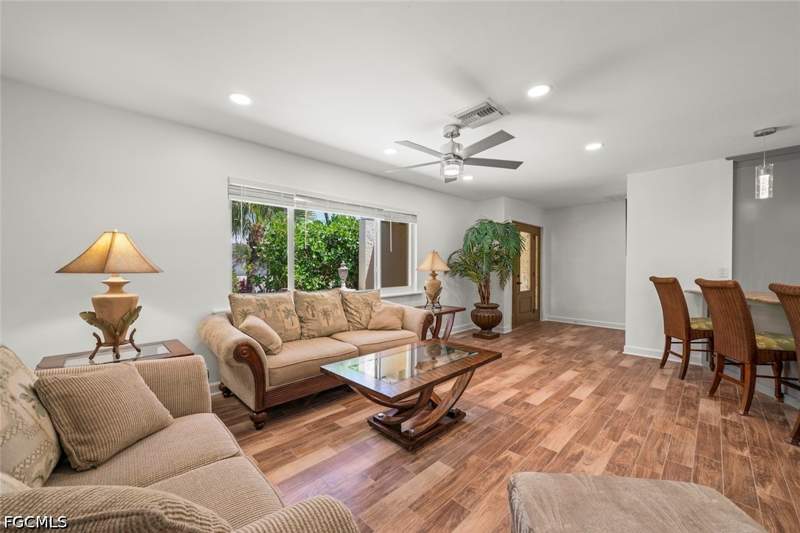 3 bedroom SingleFamilyResidence at 9421 Moonlight Dr, Gumbo Limbo, Sanibel — photo 5