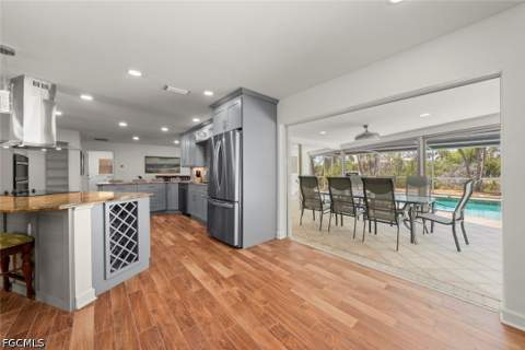 9421 Moonlight Dr, Sanibel FL - photo 8 of 50