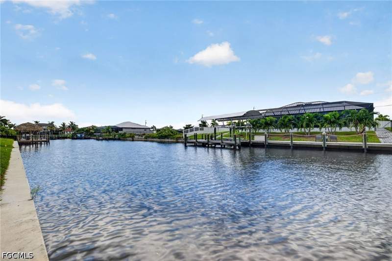 4 bedroom SingleFamilyResidence at 3301 NW 17th Ln, Cape Coral, Cape Coral — photo 4