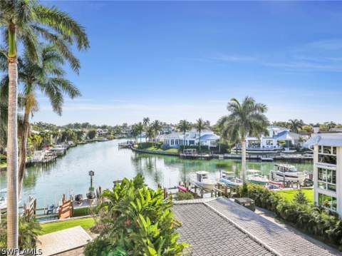 2150 Gulf Shore Blvd N 407, Naples FL - photo 16 of 40