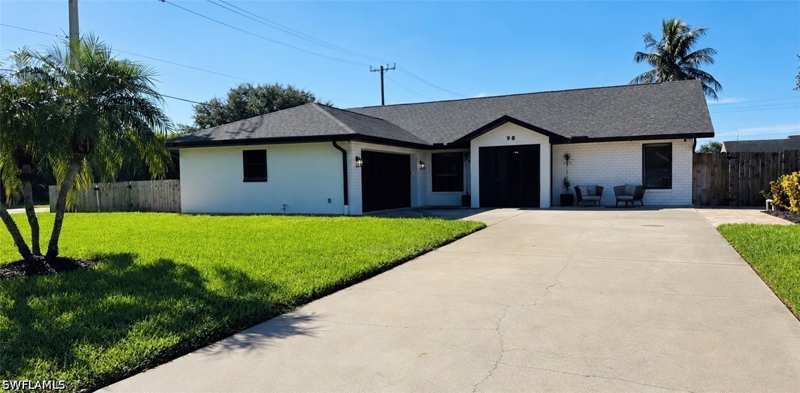 3 bedroom SingleFamilyResidence at 98 Chardon Pl, Willoughby Acres, Naples — photo 1