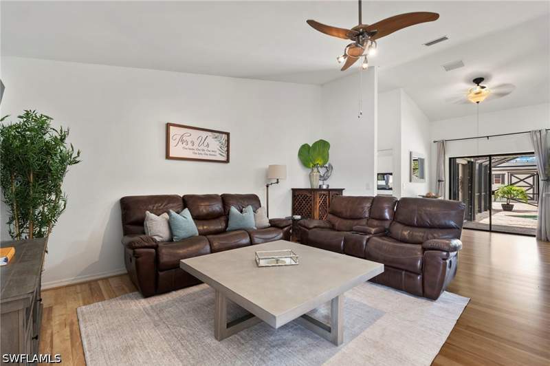3 bedroom SingleFamilyResidence at 98 Chardon Pl, Willoughby Acres, Naples — photo 5