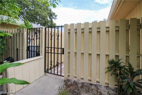 129 Forest Lakes Blvd 129, Naples FL - photo 24 of 25