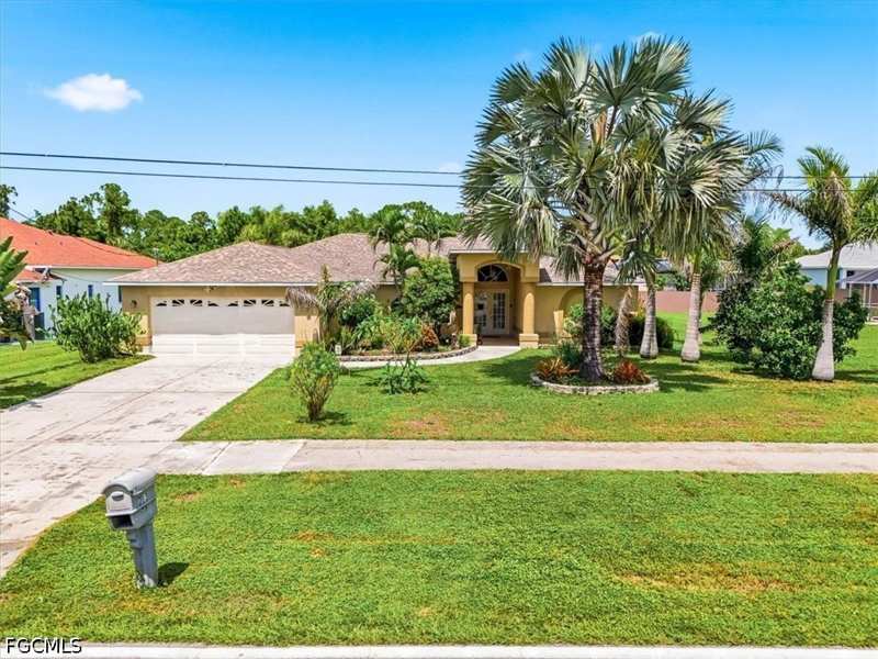 3 bedroom SingleFamilyResidence at 713 Milwaukee Blvd, Mirror Lakes, Lehigh Acres — photo 1