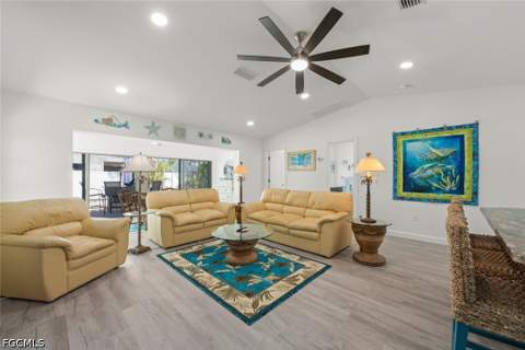 534 Piedmont Rd, Sanibel FL - photo 20 of 48