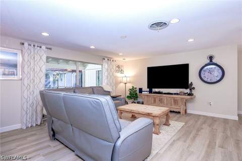 5675 Golden Oaks Ln, Naples FL - photo 8 of 17