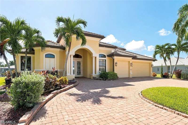 4 bedroom SingleFamilyResidence at 5055 Sorrento Ct, Cape Coral, Cape Coral — photo 1