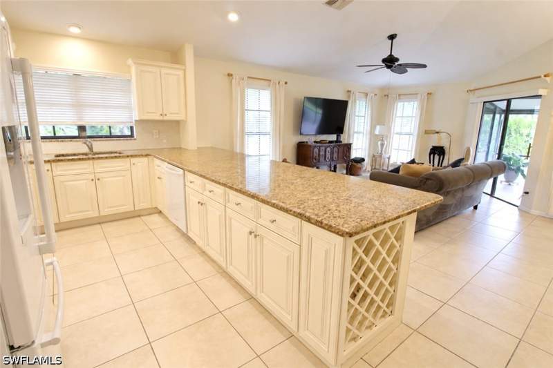 2 bedroom Attached at 13010 Parktree Ct 7L, Imperial Park Place Villas, Naples — photo 2
