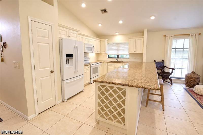 2 bedroom Attached at 13010 Parktree Ct 7L, Imperial Park Place Villas, Naples — photo 3