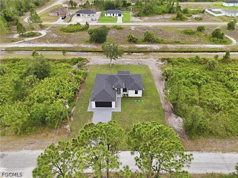 3 bedroom SingleFamilyResidence at 1222 Earnest St E, Lehigh Acres, Lehigh Acres — photo 2