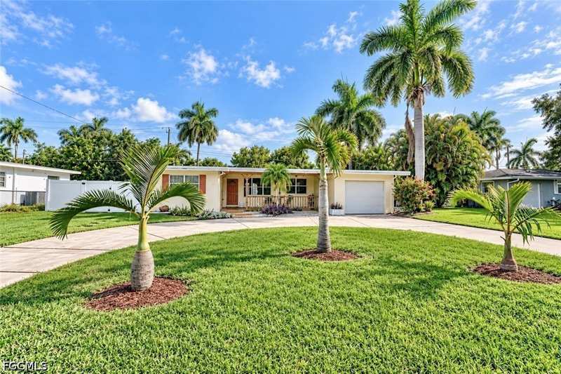 3 bedroom SingleFamilyResidence at 1443 Ricardo Ave, McGregor Estates, Fort Myers — photo 1