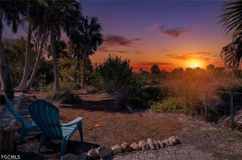 9247 Dimmick Dr, Sanibel FL - photo 6 of 45