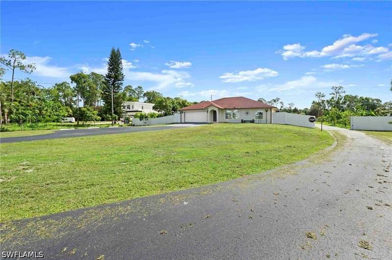 3 bedroom SingleFamilyResidence at 2070 39th St SW, Golden Gate Estates, Naples — photo 4