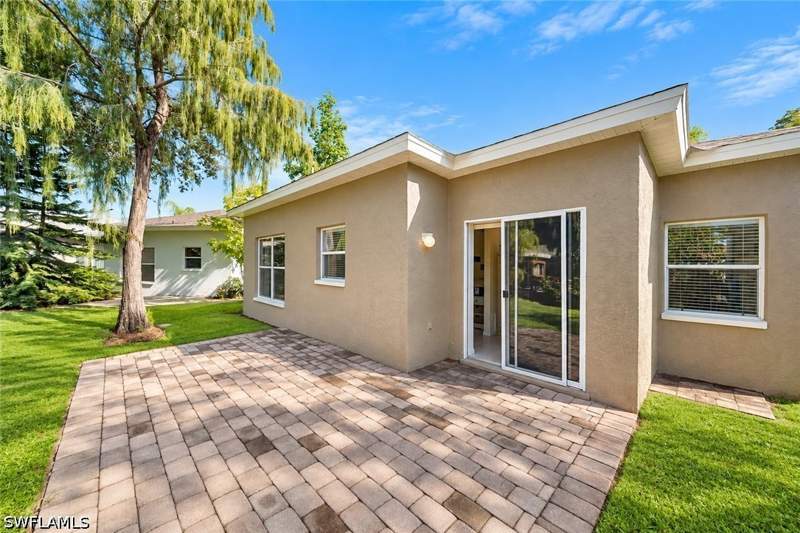 2 bedroom SingleFamilyResidence at 10720 San Tropez Cir, Island Club At Corkscrew, Estero — photo 4
