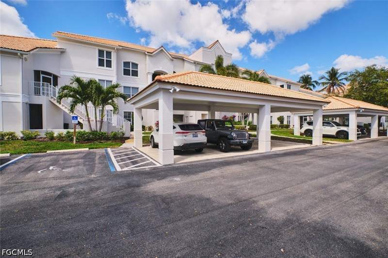 2 bedroom Condominium at 16440 Millstone Cir 101, Waterford, Fort Myers — photo 2