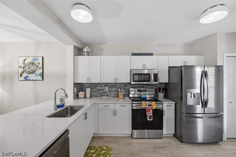 2 bedroom Condominium at 9165 Celeste Dr 103, Coral Falls Resort, Naples — photo 4