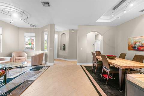 10512 Bella Vista Dr, Fort Myers FL - photo 6 of 50