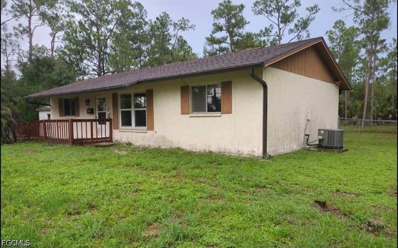 3 bedroom SingleFamilyResidence at 2104 E 9th St, Lehigh Acres, Lehigh Acres — photo 1