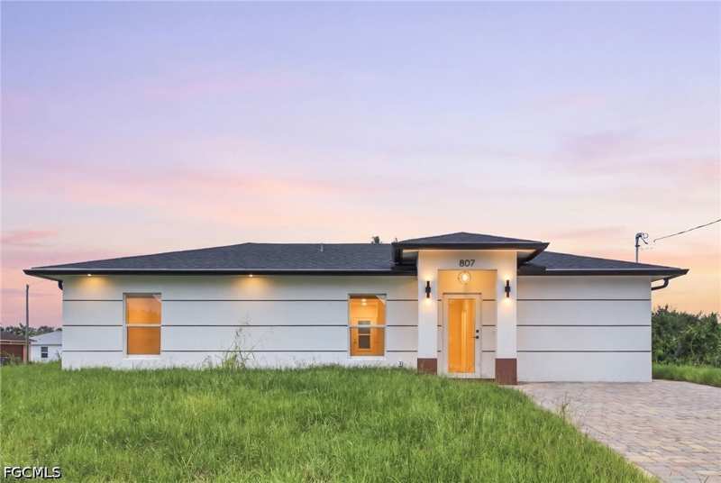 3 bedroom SingleFamilyResidence at 807 Casper Yost St E, Lehigh Acres, Lehigh Acres — photo 1