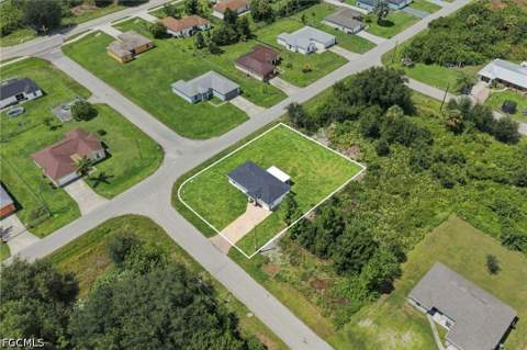 807 Casper Yost St E, Lehigh Acres FL - photo 10 of 32