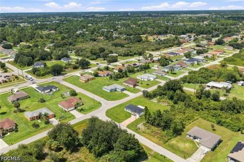 807 Casper Yost St E, Lehigh Acres FL - photo 6 of 32