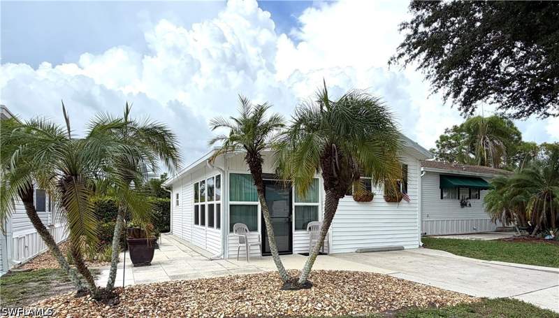 1 bedroom ManufacturedHome at 4650 Jefferson Davis Blvd W, Riverwoods Plantation, Estero — photo 3