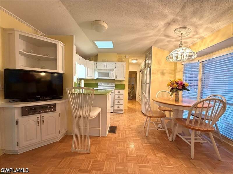 1 bedroom ManufacturedHome at 4650 Jefferson Davis Blvd W, Riverwoods Plantation, Estero — photo 4