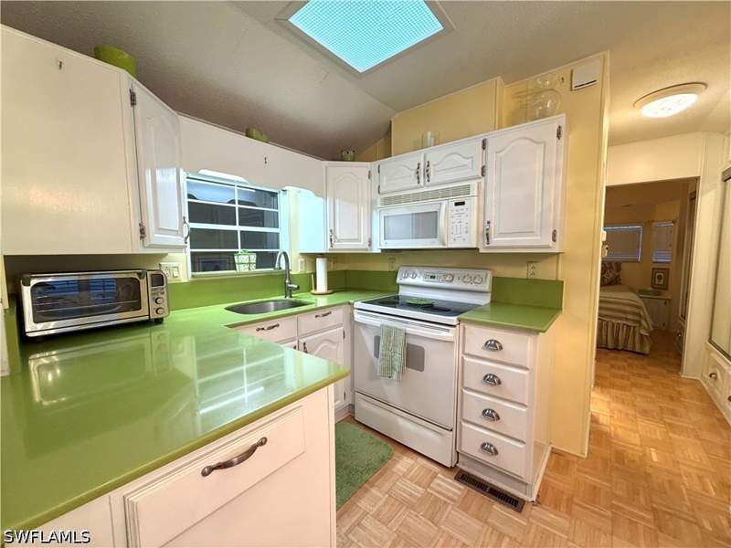 1 bedroom ManufacturedHome at 4650 Jefferson Davis Blvd W, Riverwoods Plantation, Estero — photo 5
