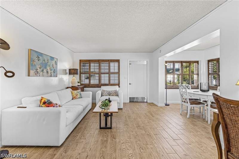 2 bedroom Condominium at 1100 8th Ave S 205A, Marina Manor, Naples — photo 2