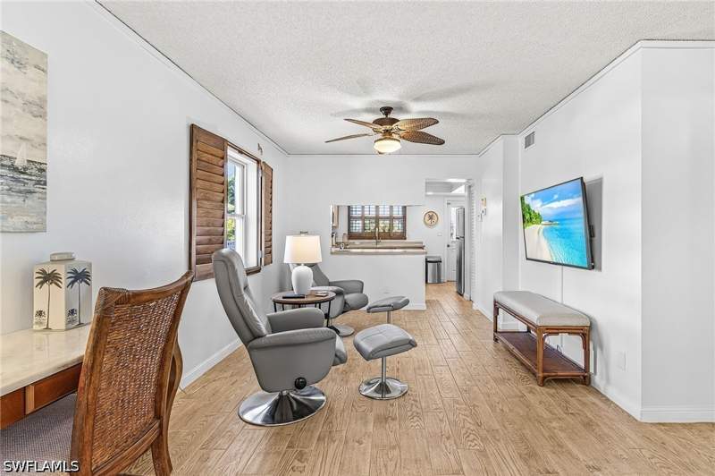 2 bedroom Condominium at 1100 8th Ave S 205A, Marina Manor, Naples — photo 3