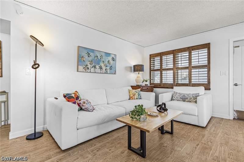 2 bedroom Condominium at 1100 8th Ave S 205A, Marina Manor, Naples — photo 4